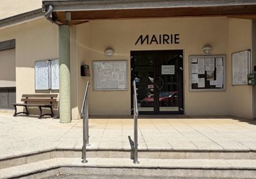 Rampe accès mairie.jpg